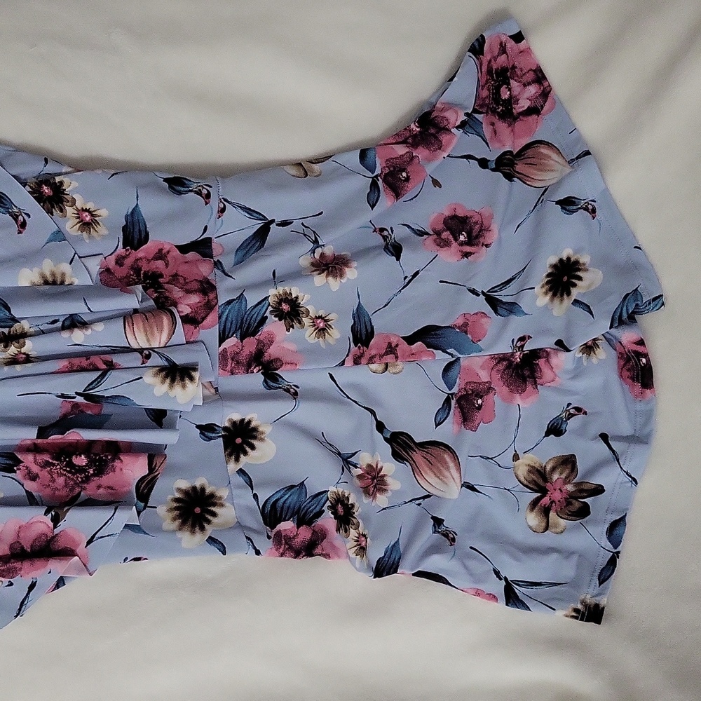 Fashion Nova Blue Floral Romper - Picture 6 of 9